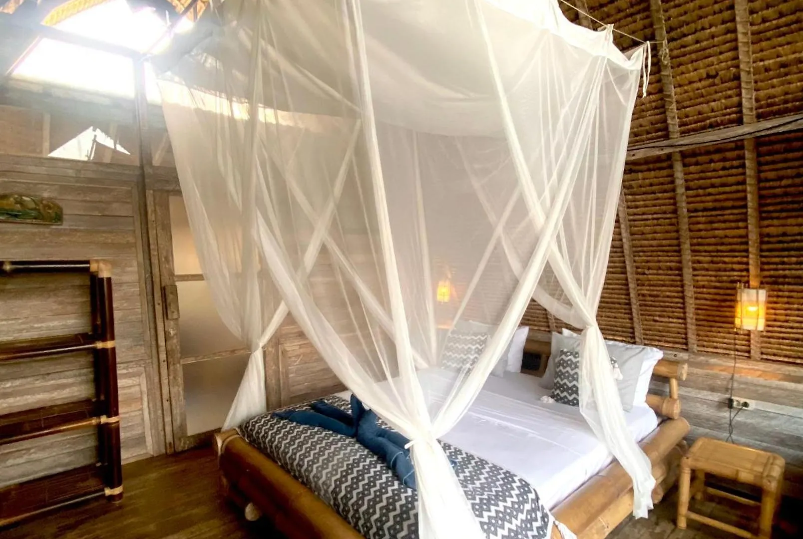Vertical House Bali Улувату Деревянный коттедж